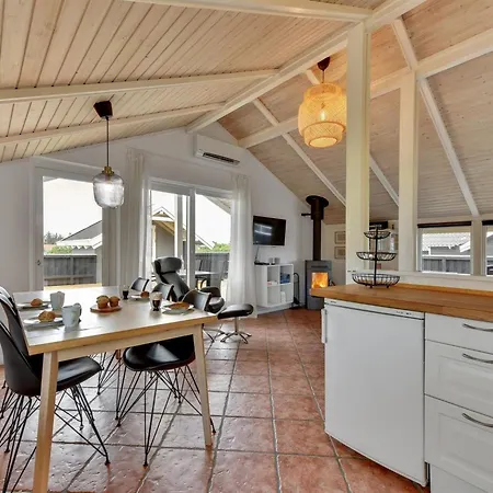 Solbritt - 330m To The Fjord By Interhome Feriehus *
